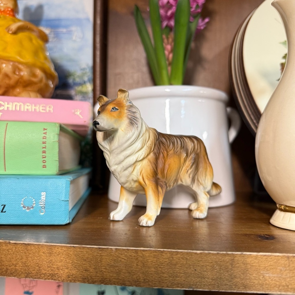 Vintage Collie Dog Figurine - Brown & Cream Porcelain